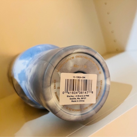 🎉LAST PIECE🎉Stanley 40 oz. Quencher H2.0
FlowState Tumbler Oceon Tie Dye - Picture 9 of 9